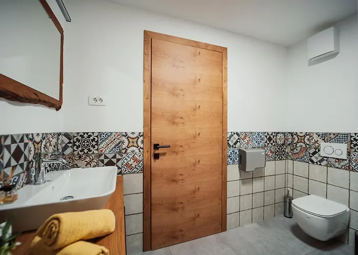 Kocbek Since 1929 * スヴェティ・ユリイ・オプ・シュチャヴニツィ